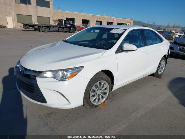 Toyota CAMRY LE 2017 4T1BF1FK2HU441098 Image 2