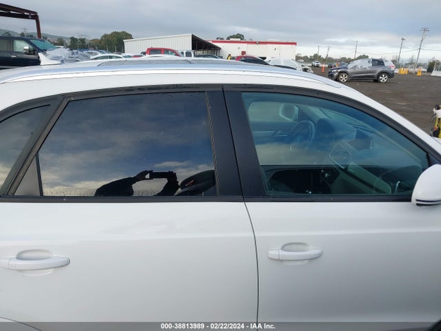 WA1ECCFS7HR014261 Audi Q3 2.0t Premium
