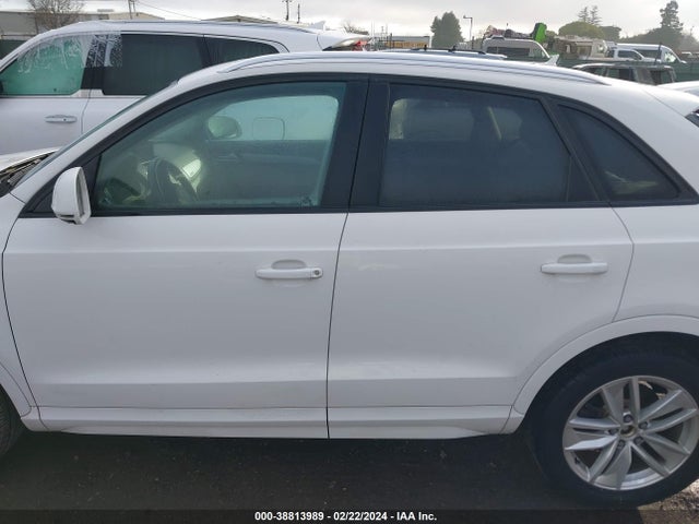 WA1ECCFS7HR014261 Audi Q3 2.0t Premium