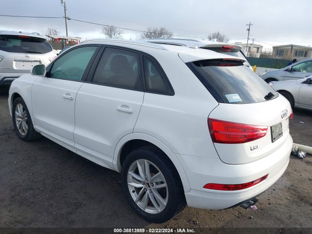 WA1ECCFS7HR014261 Audi Q3 2.0t Premium