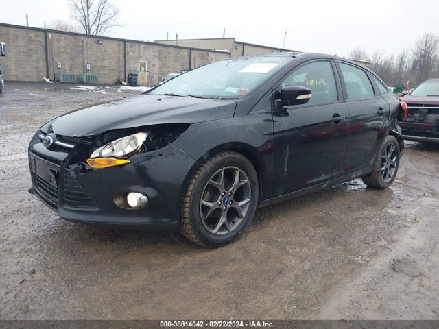 Ford FOCUS SE 2014 1FADP3F23EL114688 Image 2