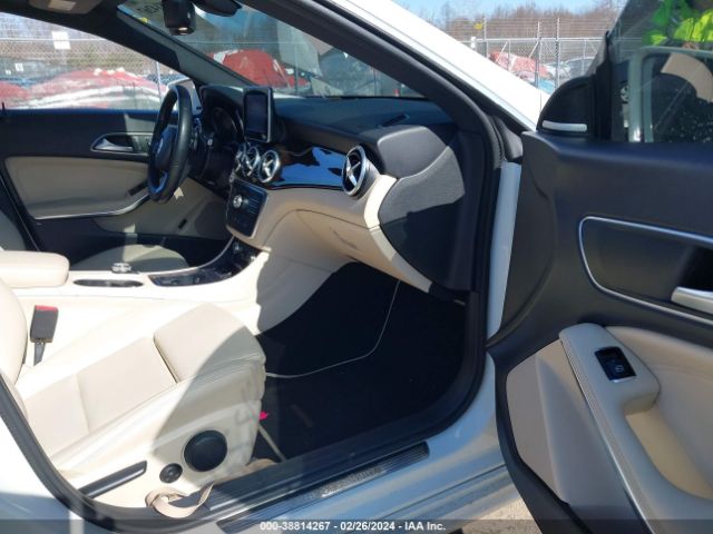 2016 MERCEDES-BENZ CLA 250 WDDSJ4EB6GN377345 Photo 4