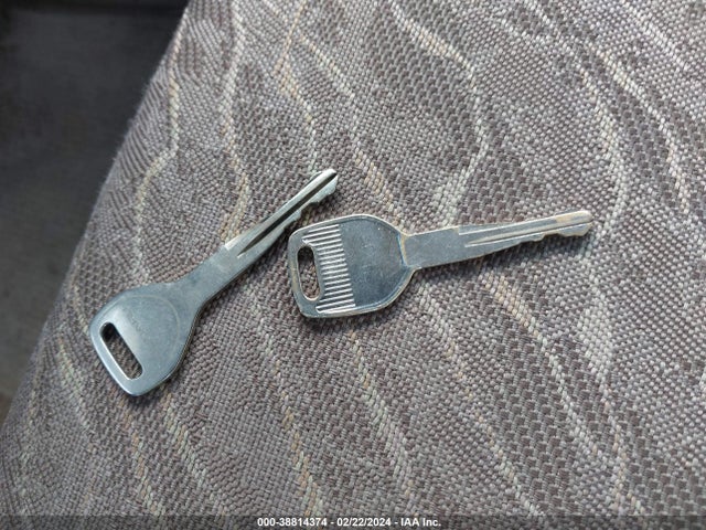 1998 SUBARU FORESTER L VIN: JF1SF6355WH774665