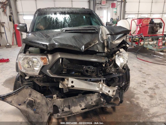 Toyota Tacoma Base V6 2015 3TMLU4EN5FM181616 Image 12