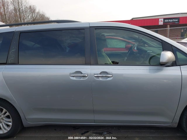 Toyota Sienna Xle 8 Passenger 2015 5TDYK3DC2FS623189 Image 13