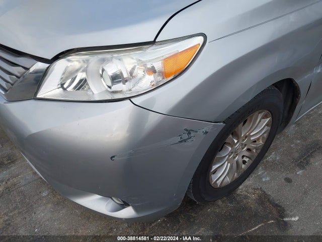 Toyota Sienna Xle 8 Passenger 2015 5TDYK3DC2FS623189 Image 18