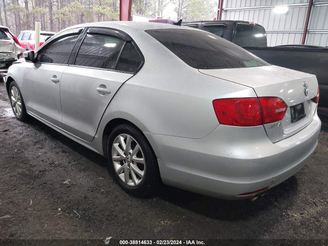 2012 VOLKSWAGEN JETTA 2.5L SE VIN: 3VWDP7AJ7CM305667