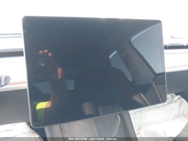 7SAYGDEE8PA048318 Tesla Model Y