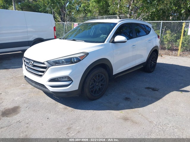 2016 HYUNDAI TUCSON SE VIN: KM8J33A45GU121653