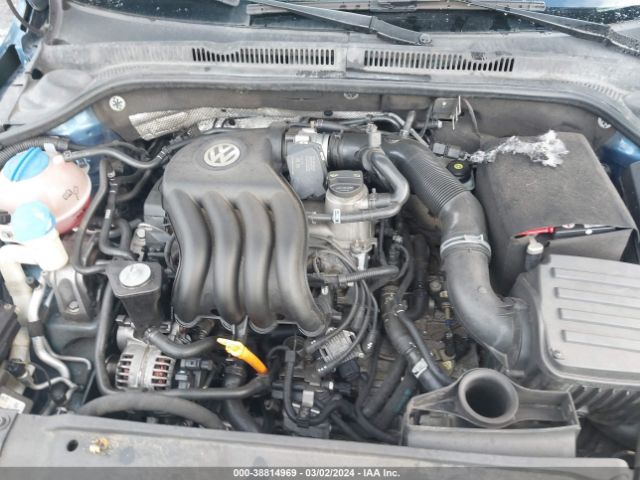 3VW2K7AJ4FM290409 Volkswagen Jetta 2.0l S