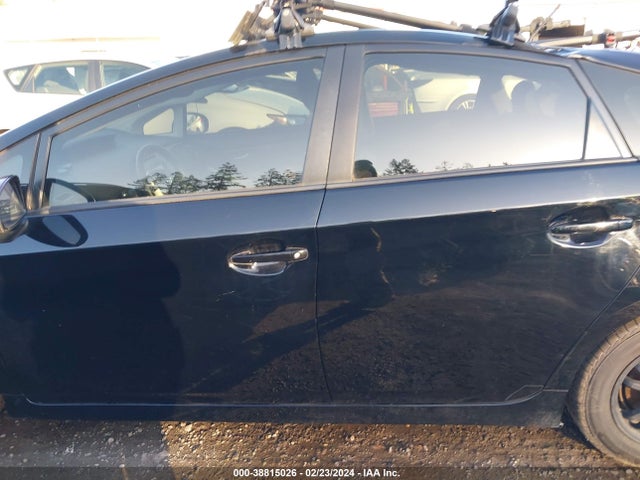 Toyota Prius Four 2014 JTDKN3DU5E1765988 Image 14