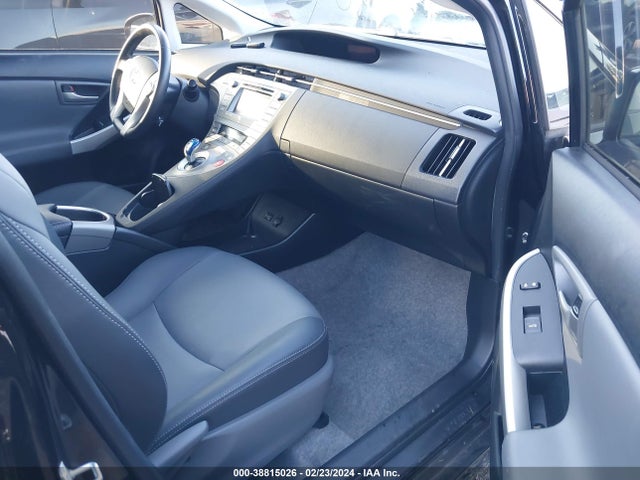 Toyota Prius Four 2014 JTDKN3DU5E1765988 Image 5