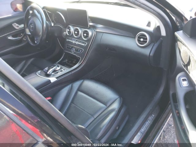 55SWF4JBXGU163975 Mercedes-Benz C 300 Luxury/sport