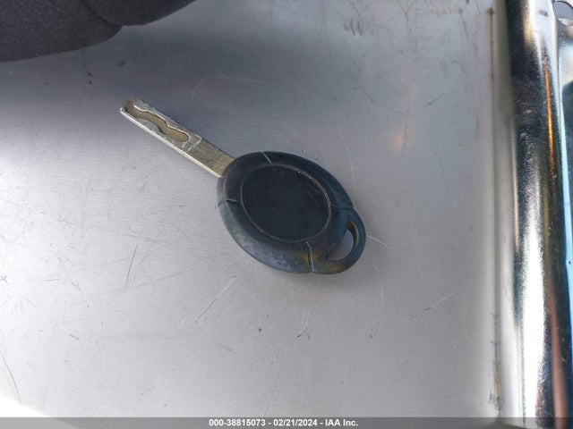 2005 MINI COOPER S WMWRH33445TF80052 Photo 10