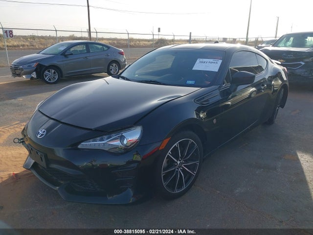 Toyota 86 2017 JF1ZNAA17H8711266 Image 2
