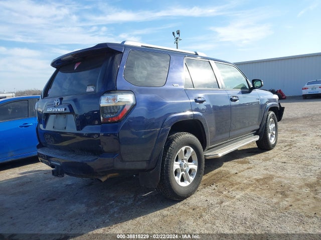 Toyota 4RUNNER SR5 2016 JTEZU5JR0G5117270 Image 4