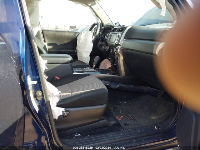 Toyota 4RUNNER SR5 2016 JTEZU5JR0G5117270 Image 5