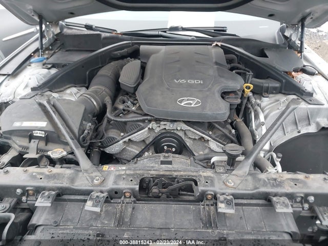 Hyundai Genesis 3.8 2016 KMHGN4JE7GU115856 Image 10