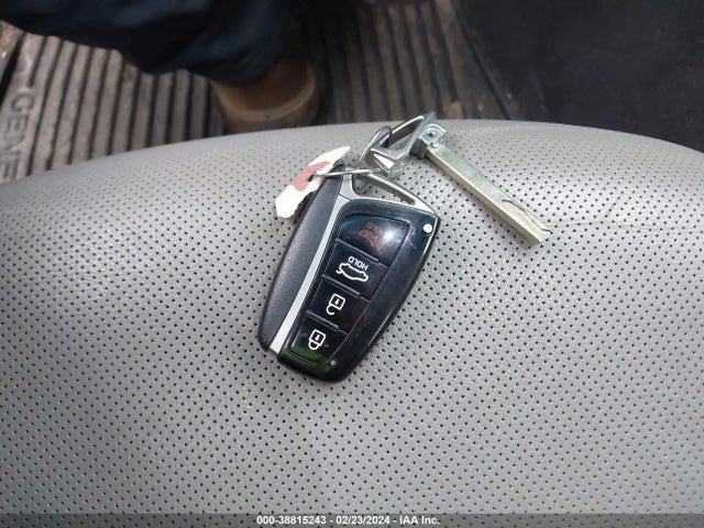 Hyundai Genesis 3.8 2016 KMHGN4JE7GU115856 Image 11