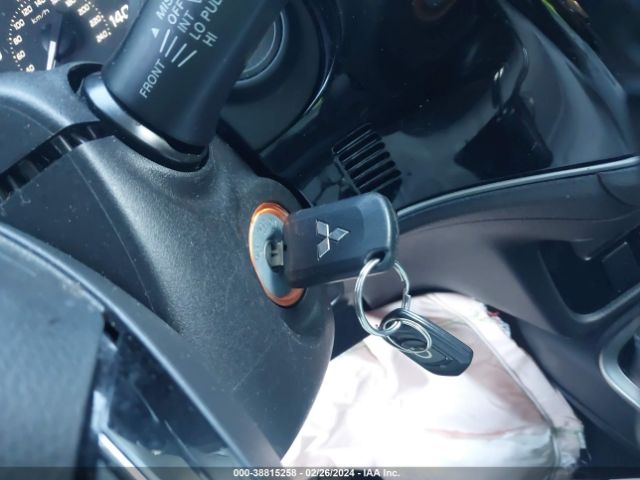 JA4AZ2A35HZ008191 Mitsubishi Outlander Es
