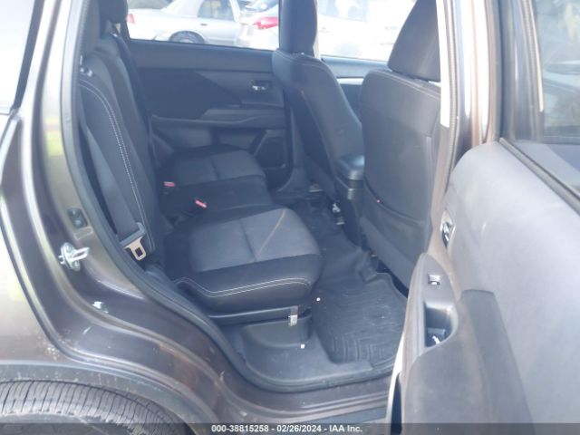 JA4AZ2A35HZ008191 Mitsubishi Outlander Es