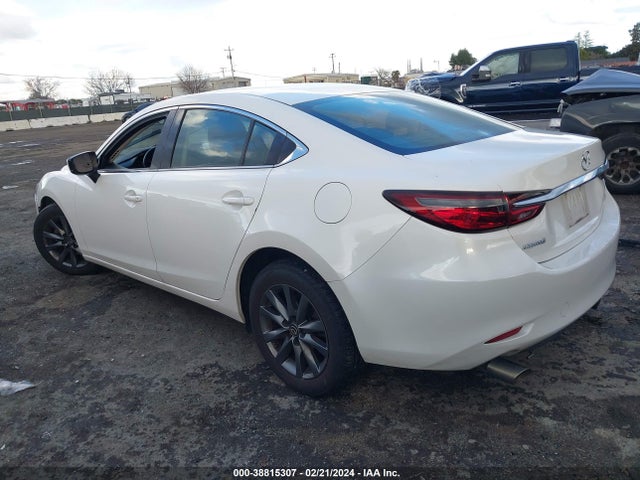 Mazda Mazda6 Sport 2018 JM1GL1UM0J1315627 Image 3