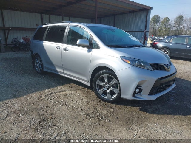 Toyota Sienna Se Premium 8 Passenger 2018 5TDXZ3DC2JS946383 main image