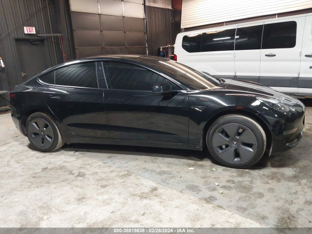 Tesla Model 3 Rear-wheel Drive 2022 5YJ3E1EAXNF353697 Image 13