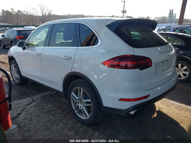 2016 PORSCHE CAYENNE WP1AA2A2XGLA10071 Photo 2