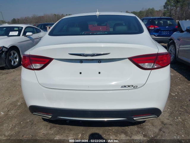 Chrysler 200 C 2015 1C3CCCCG6FN515387 Image 17