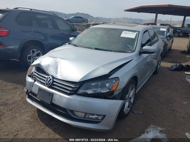 1VWBT7A30FC044425 Volkswagen Passat 1.8t Se