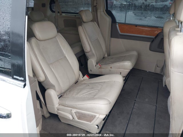 2010 CHRYSLER TOWN & COUNTRY NEW LIMITED VIN: 2A4RR7DX7AR400118