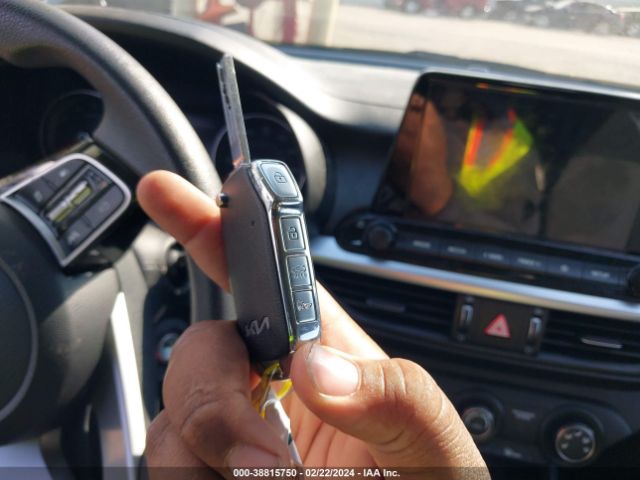 3KPF24ADXPE543256 KIA Forte Lxs