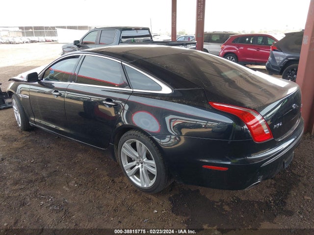 2012 JAGUAR XJ SAJWA2GB5CLV24274 Photo 2