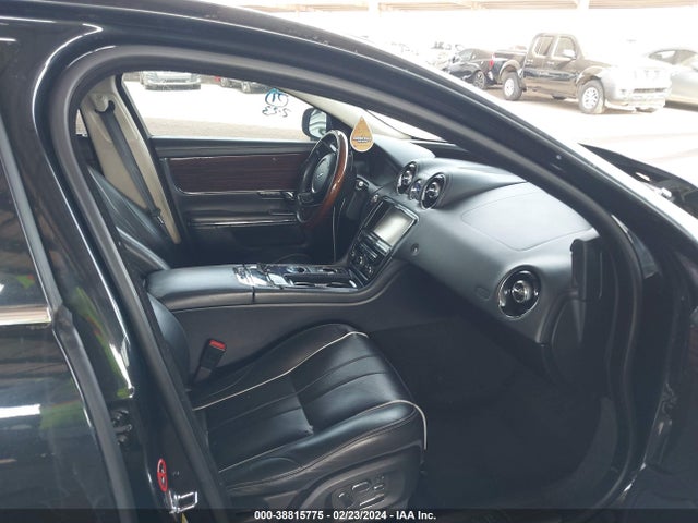 2012 JAGUAR XJ SAJWA2GB5CLV24274 Photo 4