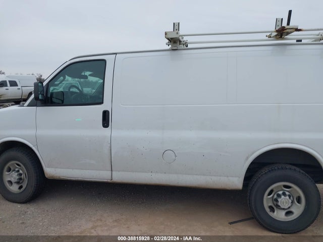 Chevrolet Express 2500 Work Van 2017 1GCWGAFF0H1111483 Image 14