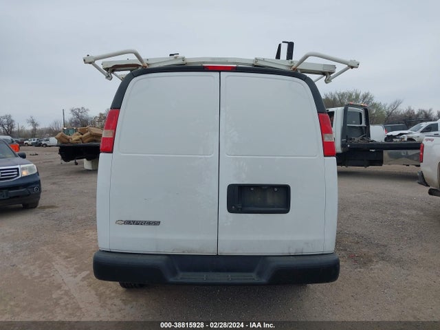 Chevrolet Express 2500 Work Van 2017 1GCWGAFF0H1111483 Image 16