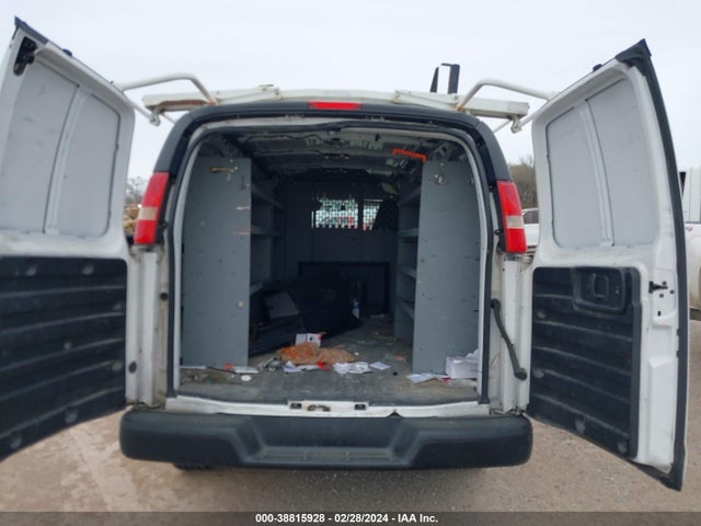 Chevrolet Express 2500 Work Van 2017 1GCWGAFF0H1111483 Image 8