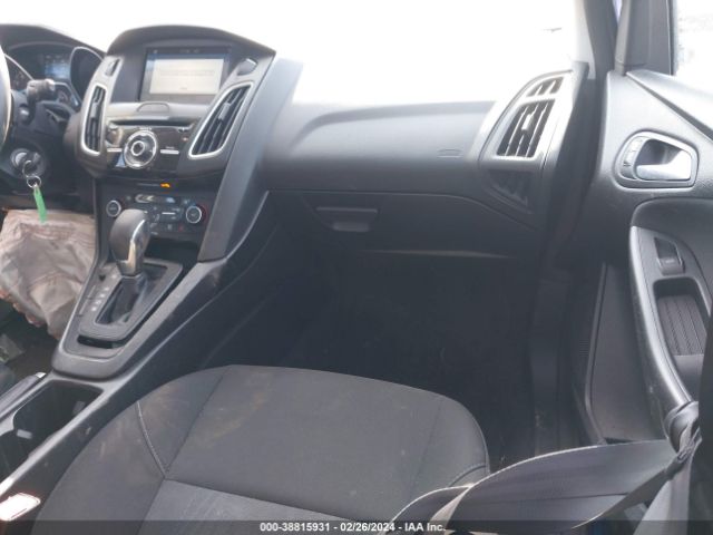 1FADP3M22JL307198 Ford FOCUS SEL