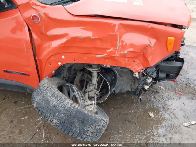 ZACNJBC11KPK35987 Jeep Renegade Trailhawk 4x4