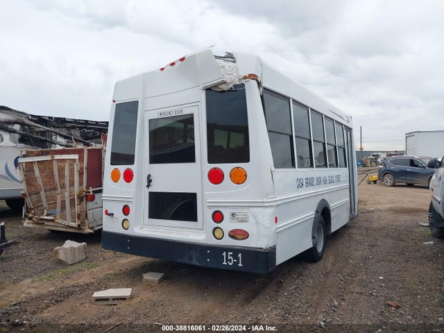 1GB3G3BG8F1106854 Chevrolet Express Cutaway 3500