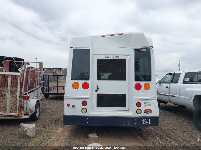 1GB3G3BG8F1106854 Chevrolet Express Cutaway 3500