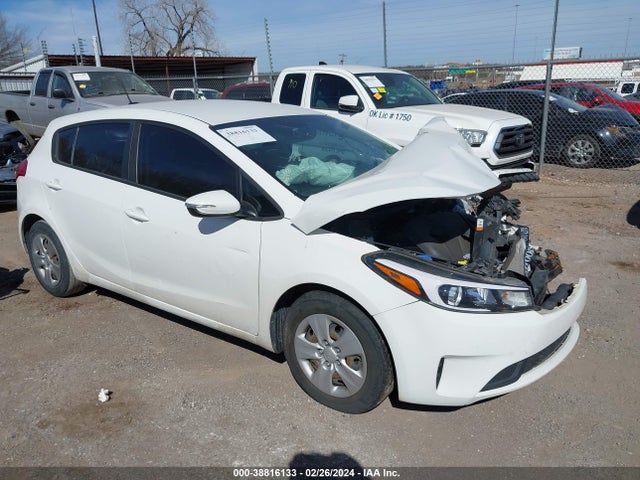 KIA FORTE LX 2017 KNAFK5A81H5692478 Image 1