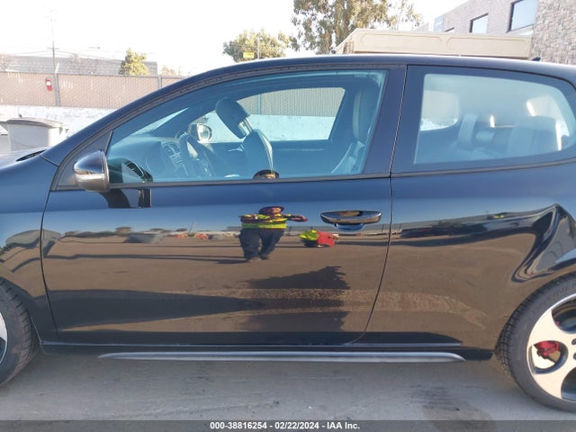 Продажа на аукционе авто 2011 Volkswagen Gti 2-door Autobahn, vin: WVWEV7AJ6BW211906, номер лота: 38816254