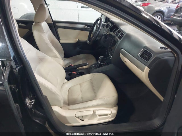 3VWDB7AJ5HM393480 Volkswagen Jetta 1.4t Se
