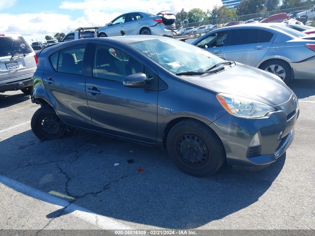 Toyota Prius C Three 2014 JTDKDTB39E1575026 Image 13