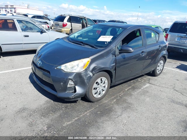 Toyota Prius C Three 2014 JTDKDTB39E1575026 Image 2