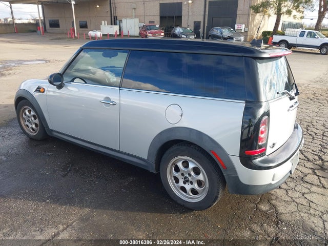 2014 MINI CLUBMAN WMWZF3C59ET492951 Photo 2