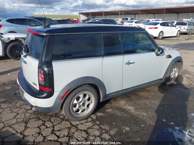 2014 MINI CLUBMAN WMWZF3C59ET492951 Photo 3