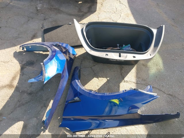 Tesla Model Y Long Range Dual Motor All-wheel Drive 2020 5YJYGDEE7LF025204 Image 11